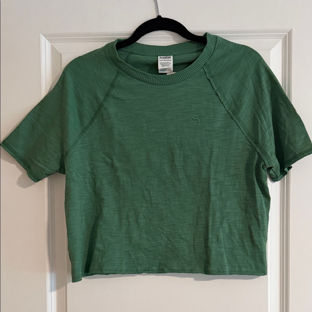 PINK VICTORIA’S SECRET Green Cropped T-Shirt